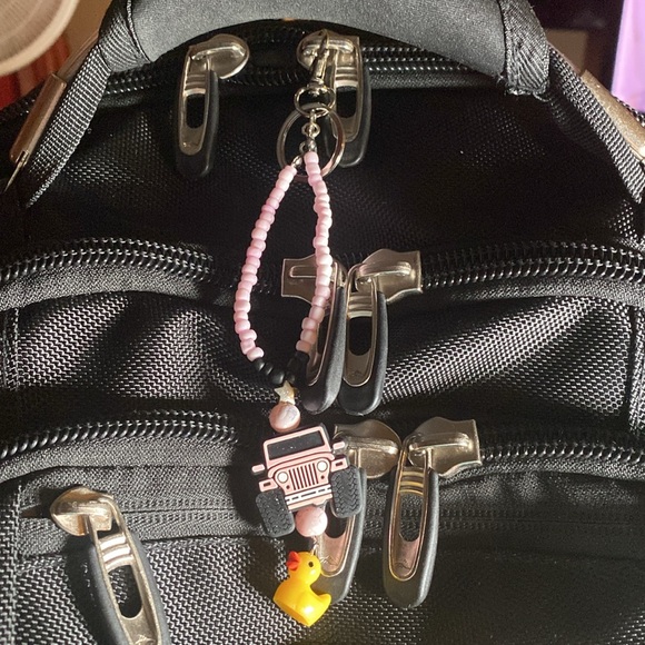 Silicone 4x4 Jeep Duck Rearview Mirror Charm-Keychain-Bag Charm-Beaded Bracelet - Picture 7 of 7